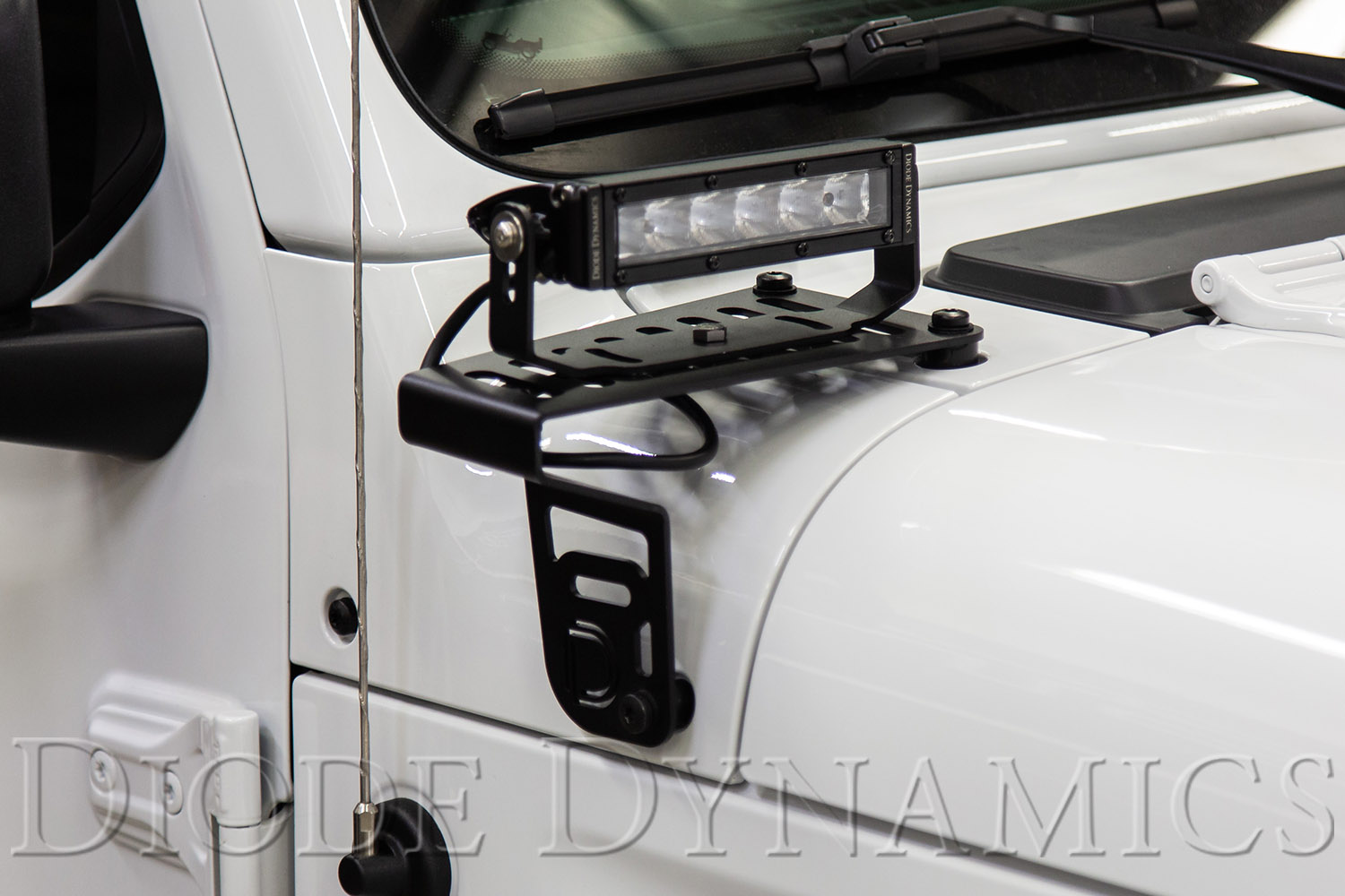 2018+ Jeep JL Wrangler with cowl mount LED brackets
