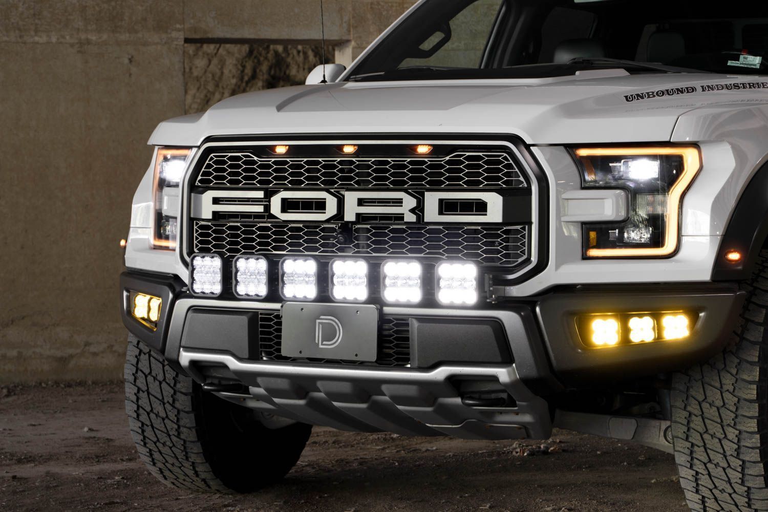 SS5 Grille CrossLink Lightbar Kit on 2020 Ford Raptor