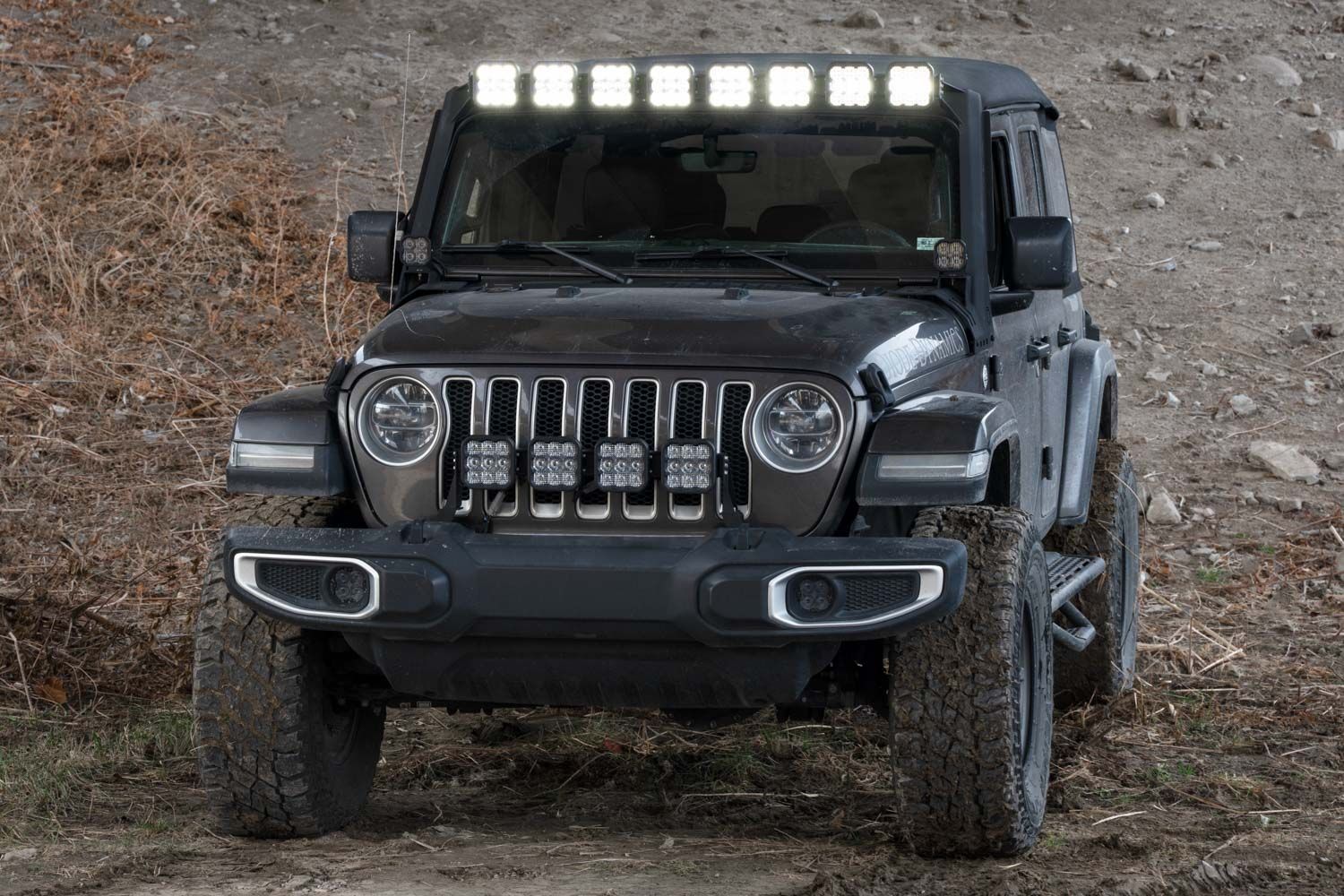 Windshield CrossLink Lightbar installed on Jeep JL
